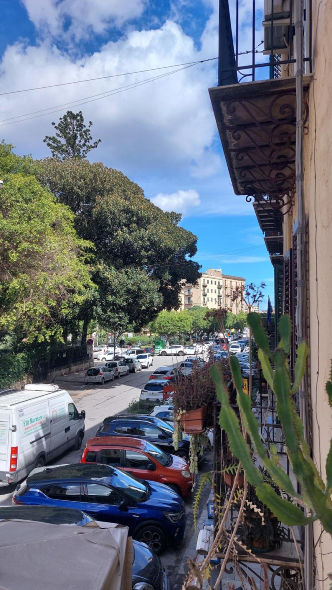 Casa Santoliva In Centro A Palermo Hotel Luaran gambar